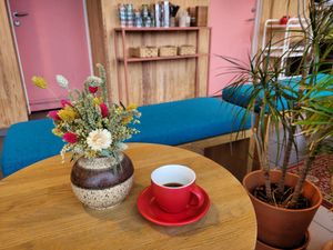 Decor and coffee at Coffeeberry in Sandnes