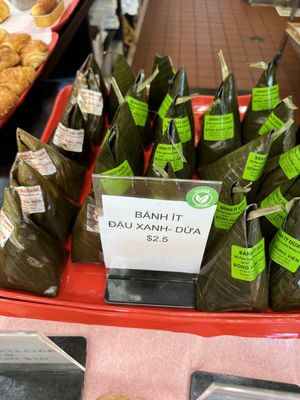 vegan options  at Đông Hưng Viên Bakery in Westminster