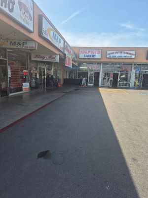  at Đông Hưng Viên Bakery in Westminster