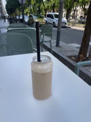 Chai latte con leche de avena (with oat milk)  at Hi Cream in Tarragona
