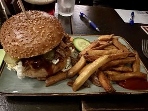 Veganer Pulled Pork Burger  at Dubliner Irish Pub in Erfurt