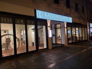 Katzentempel von außen at Katzentempel - Hannover in Hannover