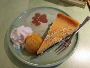Poppyseed cheese cake with mango icecream at Katzentempel - Hannover in Hannover