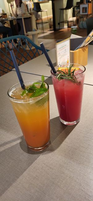 gelb: Panther Punch, rot: Fruity Dragon at Katzentempel - Hannover in Hannover