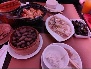 mapo tofu, cabbage with glass noodles, cooked peanuts,  morel salad at Do De Li 多得利 in Berlin