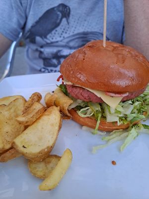 Burger at Rokola in Graus