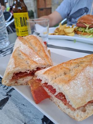 Bocata de beicon at Rokola in Graus