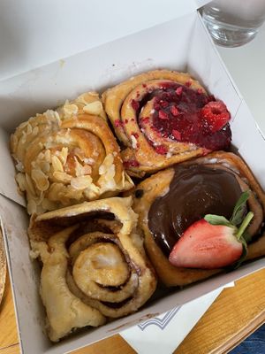 Bee Sting, Raspberry, Classic, Chocolate   at Cinnamood in Koblenz