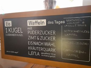 Waffelangebot at Bumblebee Cafe in Kandel