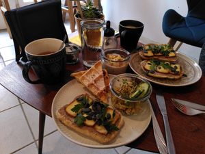 Breakfast at Bumblebee Cafe in Kandel