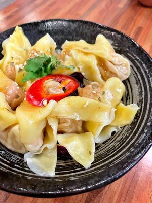 Chilli wonton (was supposed to be smothered in chilli sauce?)  at Kuan Yin Tea House in Southport