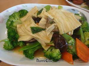 Happy Family - bean curd skin, broccoli, carrots and mushrooms at Veggie House in Las Vegas