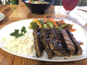 Crispy teriyaki tofu  at Casa Nirvana in Sao Martinho Das Amoreiras