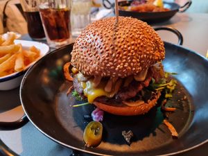 vegan burger at Let‘s be Frank in Vienna