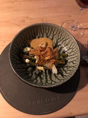 Asperges met tandoori saus  at Oan Tafel in Wergea