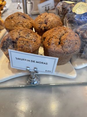 Muffin de moras  at AEP - Le Pain Quotidien - Terminal A in Buenos Aires