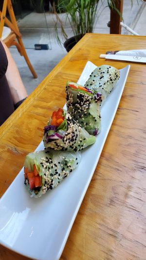 Fresh Vietnamese roll at Salvei in Playa Del Carmen