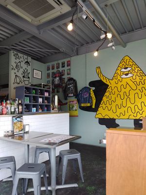 Atmosphere at Mad Perros Pizza in Nasushiobara