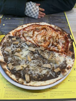 Bbq and black truffle pizzaa  at El Petit Obrador in Girona