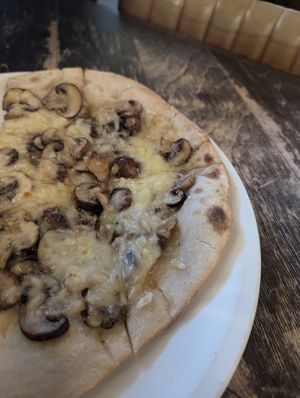 Vegan garlic mushroom and truffle oil pizza at Tubbs Of Colne in Colne