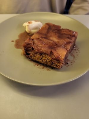 upside down cake at Pulse in Edinburgh