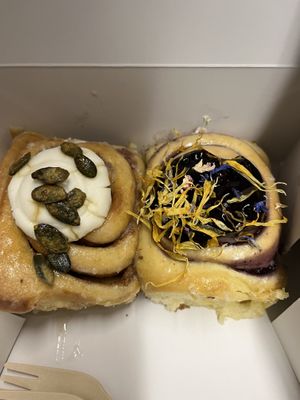 Pumpkin spice and blueberry   at Cinnamood in Dusseldorf