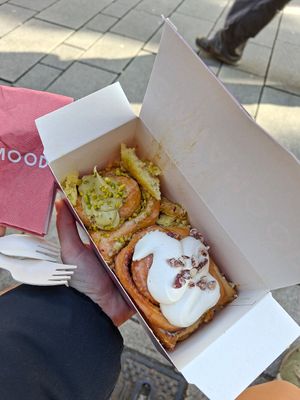 Pistazie und Maple-Pecan at Cinnamood in Dusseldorf