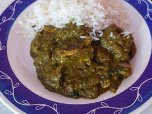 Palak tofu and basmati rice is vegan bliss at Roti - Indian Vegetarian Kitchen in Madrid