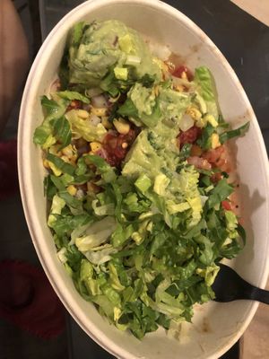 Guac , pico de gallo, lettuce, slice of lime, corn 🌽 spicy salsa   at Guac Time in Hicksville