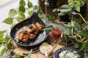 BBQ Cauliflower Buffalo Wing

Definitely finger licking ! at Groove & Greens Café in Nonthaburi