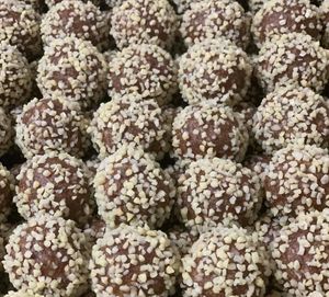 Vegan cocoa almond balls @ig: brod.jp at Brød in Tokyo