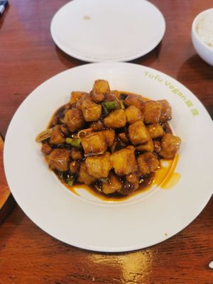 Gong bao tofu and peanuts (ever so slightly spicy) at Tofu Vegan - Spitalfields in East London