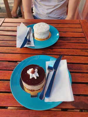 Front: hazelnut, back: raffaello at Café Allerlei in Trier