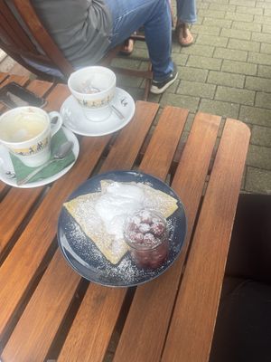 Crepes met kersen   at Café Allerlei in Trier