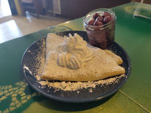 Crêpe mit heißen Kirschen und Schlagcreme at Café Allerlei in Trier