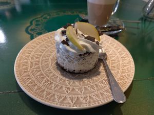 Birne-Schoko Mini Cake at Café Allerlei in Trier