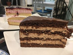 Waldbeer-Vanille & Schokoladen Mousse cakes at Café Allerlei in Trier