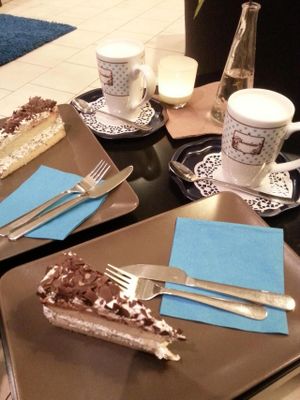 White cocoas and stracciatella-cream-cake at Café Allerlei in Trier