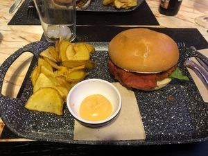 Hamburguesa vegana   at Mementomori in Granada
