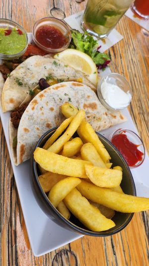 Tacos mit vegan beef at Bocciabahn Tübingen - Juegos de Bochas in Tubingen