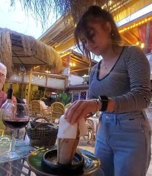 Braking the claypot at Aysel'in Mutfağı in Nevsehir