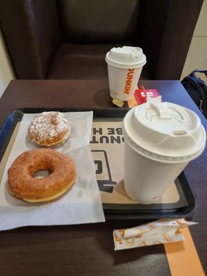  at Dunkin' in Santiago