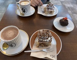 Cinnamon buns 😋  at KŸNO in Brno