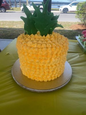 Key lime cake with coconut cream cheese buttercream at FraNita's Vegan Desserts & Treats in Panama City