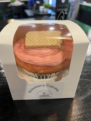 Strawberry cupcake 🧁   at Vine Vegan in Brandon