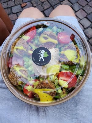 Falafel Bowl at Veamo  in Friedrichshafen