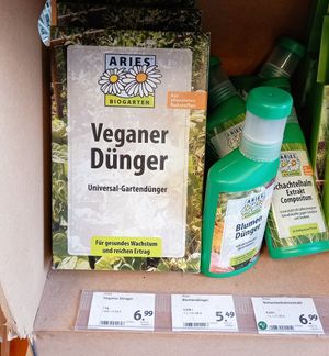 veganer dünger at Denns BioMarkt in Remscheid