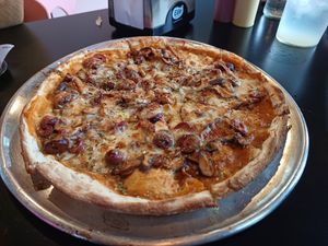 Custom Shitaki pizza at Elektra Punk & Food - Cedritos in Bogota