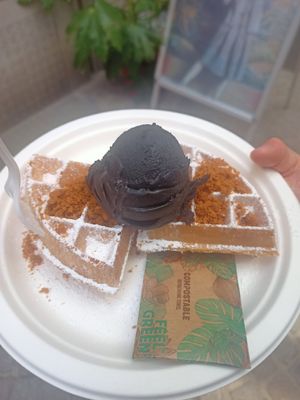 Specolous crumble, Choco ice cream at PARLION in Antwerpen