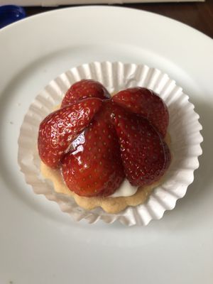 Strawberry fruit tart #Veganuary at Arlequin in Abu Dhabi